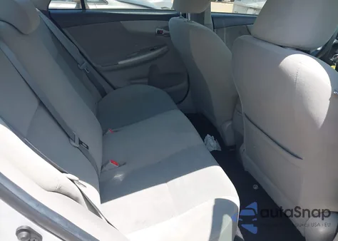 2013 Toyota Corolla Le z USA, uszkodzony, nr VIN 2T1BU4EE1DC988944